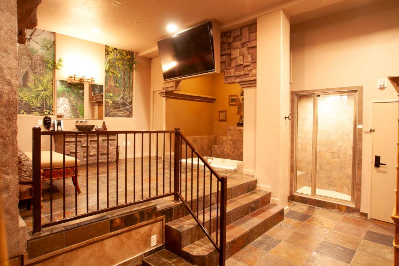 | Destinations Inn Theme Rooms