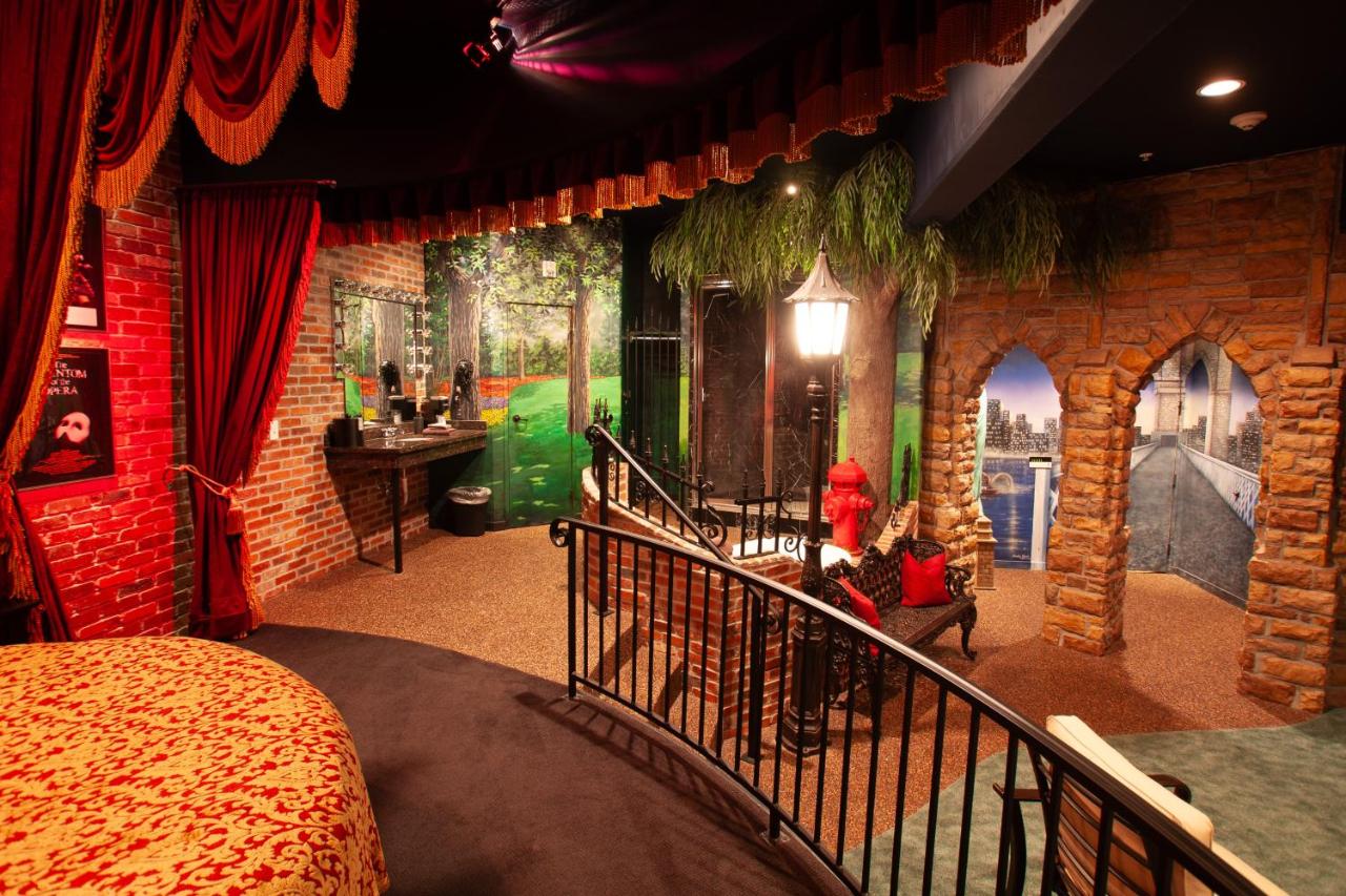 | Destinations Inn Theme Rooms