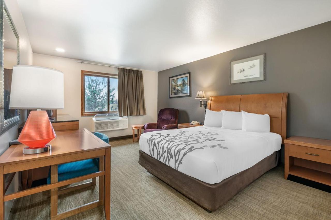 | Colstrip Inn & Suites