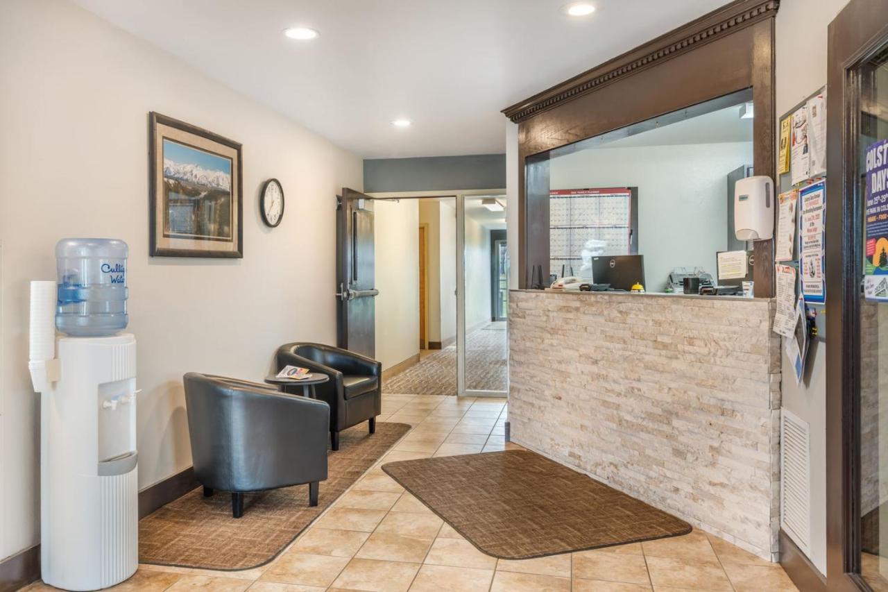 | Colstrip Inn & Suites