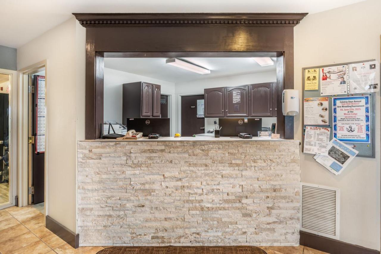 | Colstrip Inn & Suites