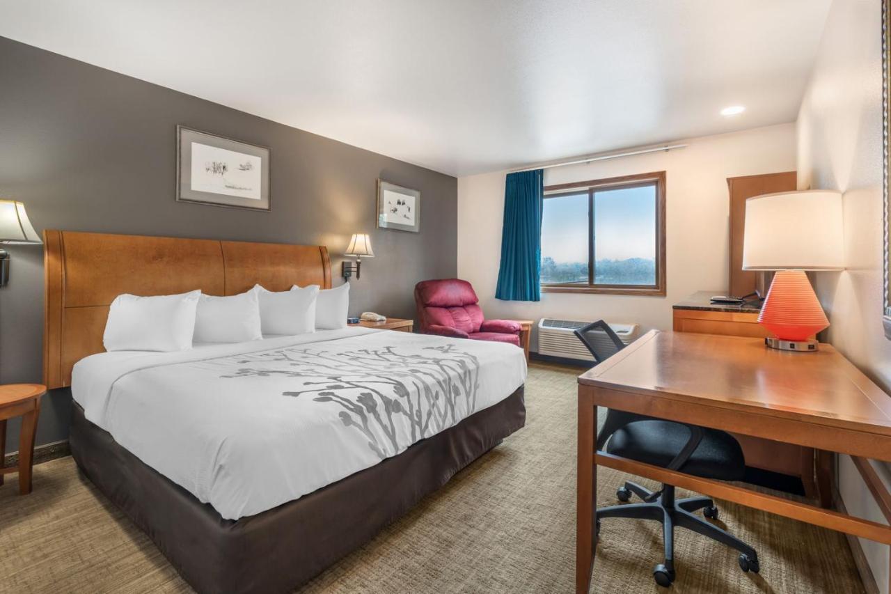 | Colstrip Inn & Suites