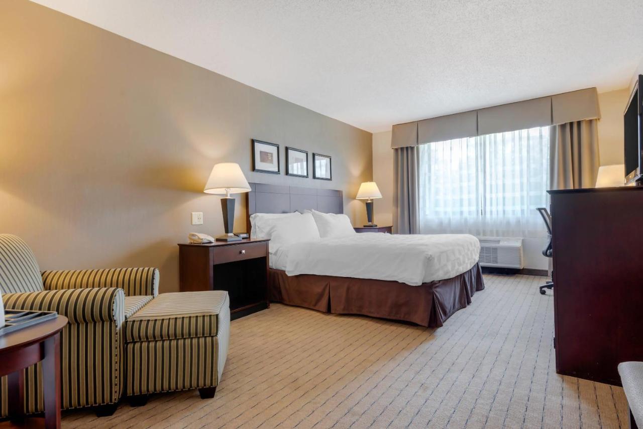 King Room with Chair - Accessible/Non Smoking at Clarion Inn Elmira-Horseheads