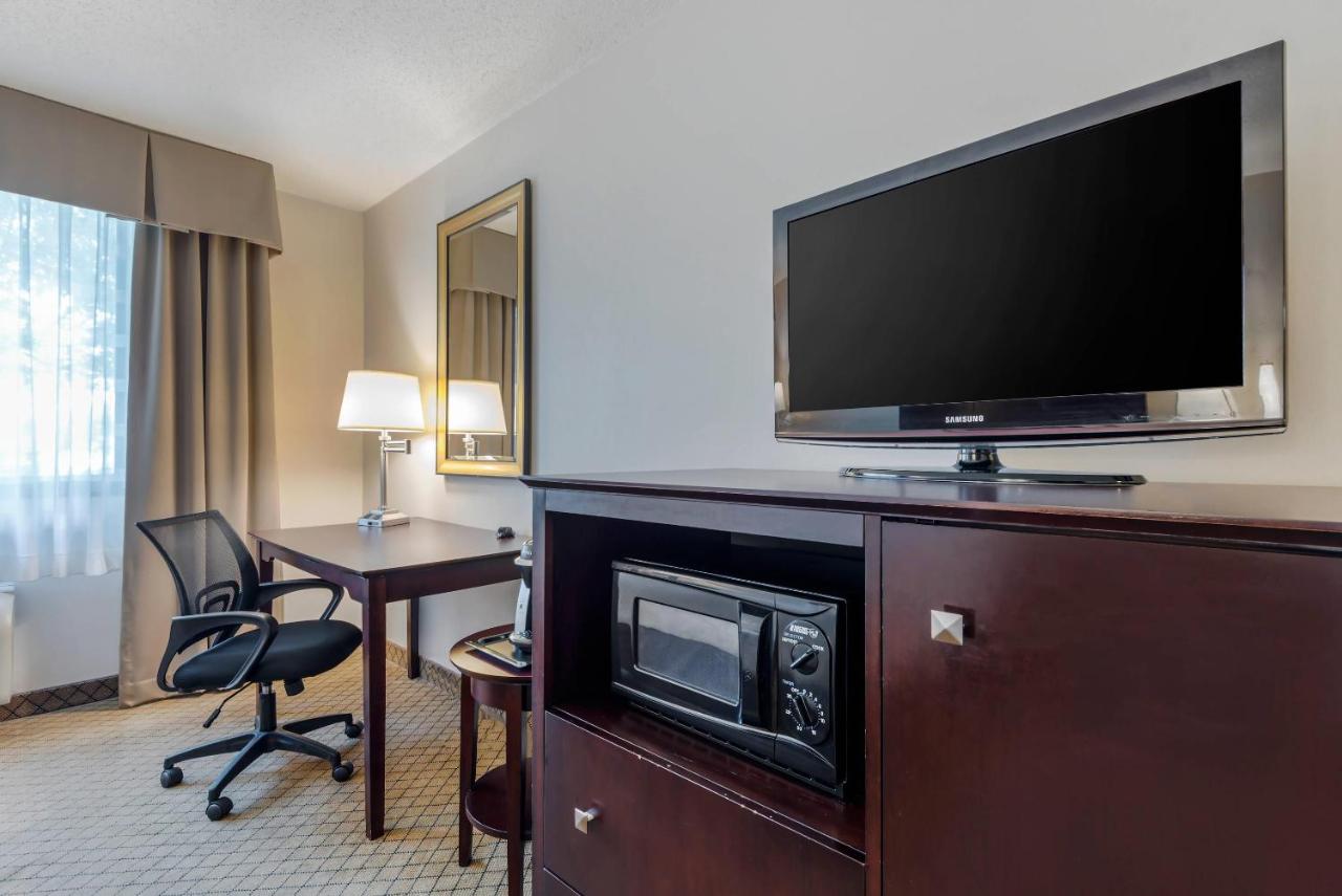 Double Room with Two Double Beds - Mobility/Hearing Accessible at Clarion Inn Elmira-Horseheads