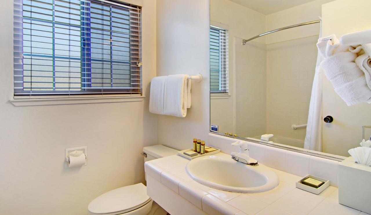 King Suite with Spa Bath - Pet Friendly at Svendsgaard's Inn