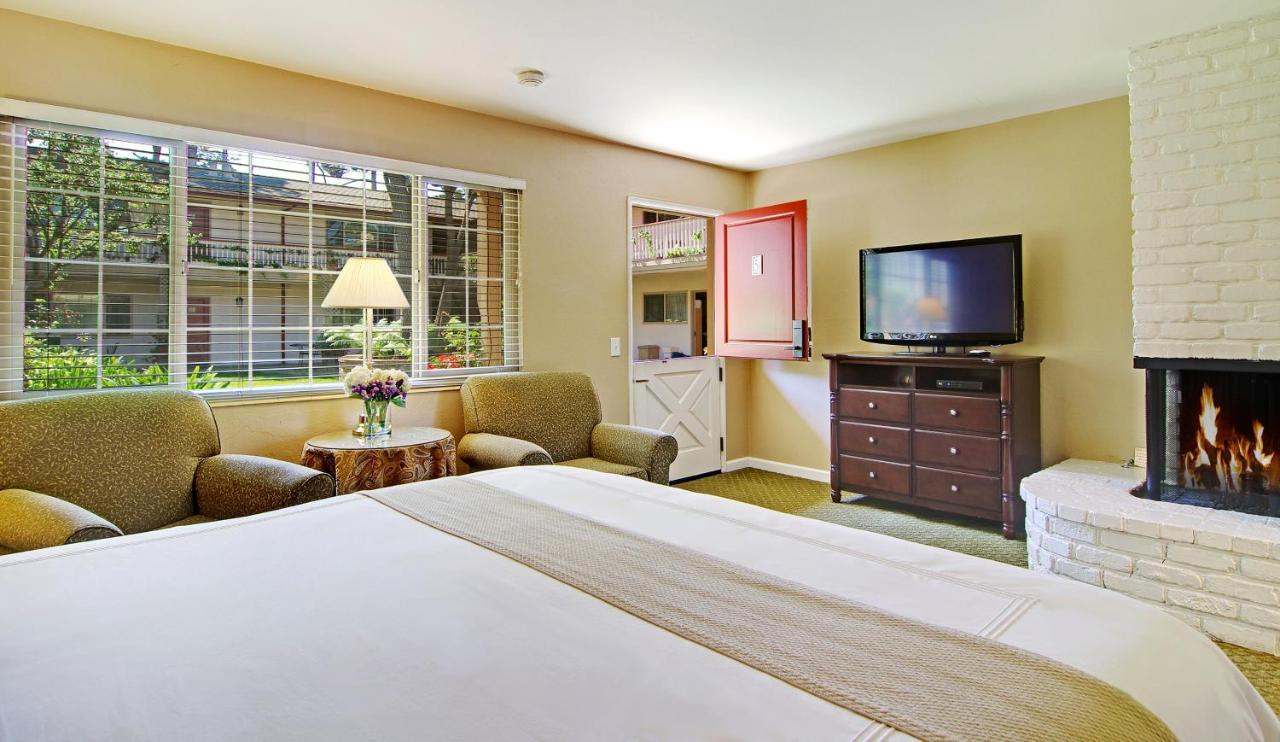 King Suite with Spa Bath - Pet Friendly at Svendsgaard's Inn