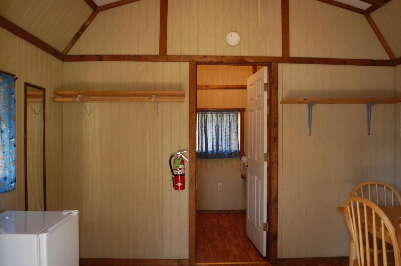 | O'Connell's RV Campground Lakefront Cabin 9