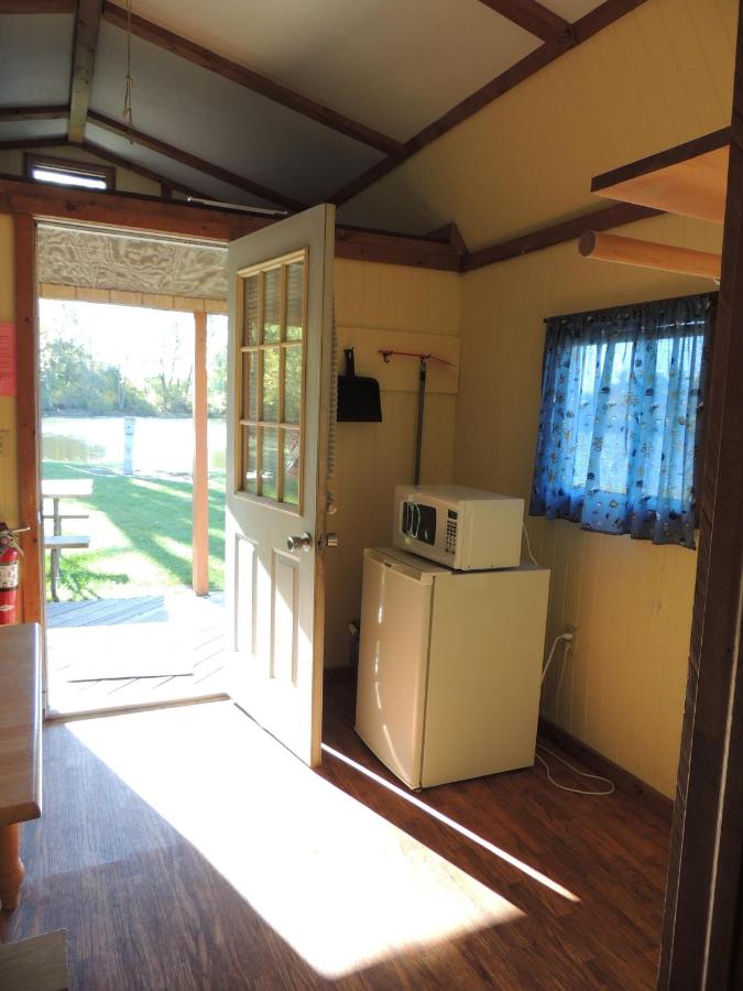 | O'Connell's RV Campground Lakefront Cabin 9