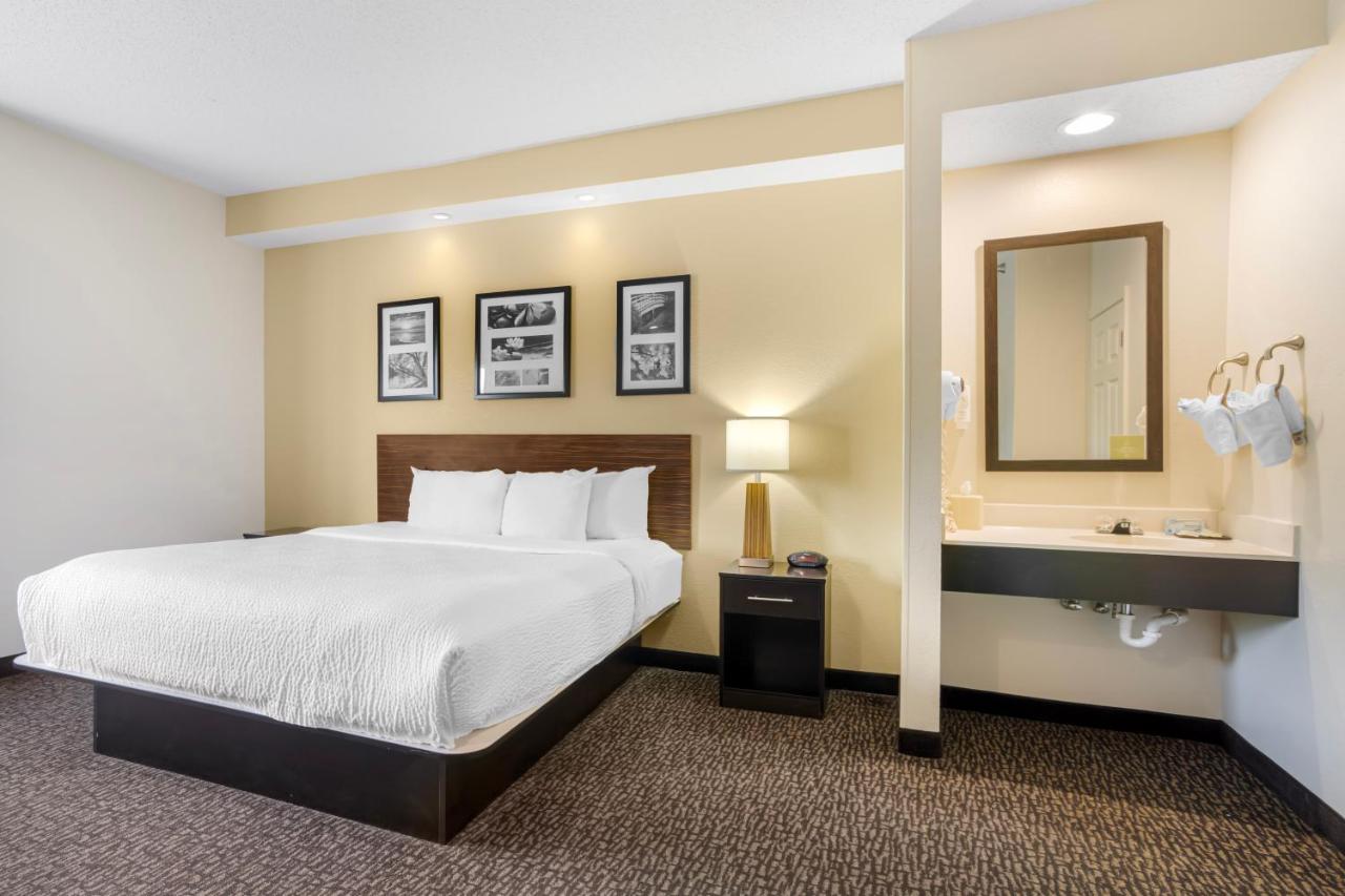 King Room - Non-Smoking at Sleep Inn & Suites at Concord Mills