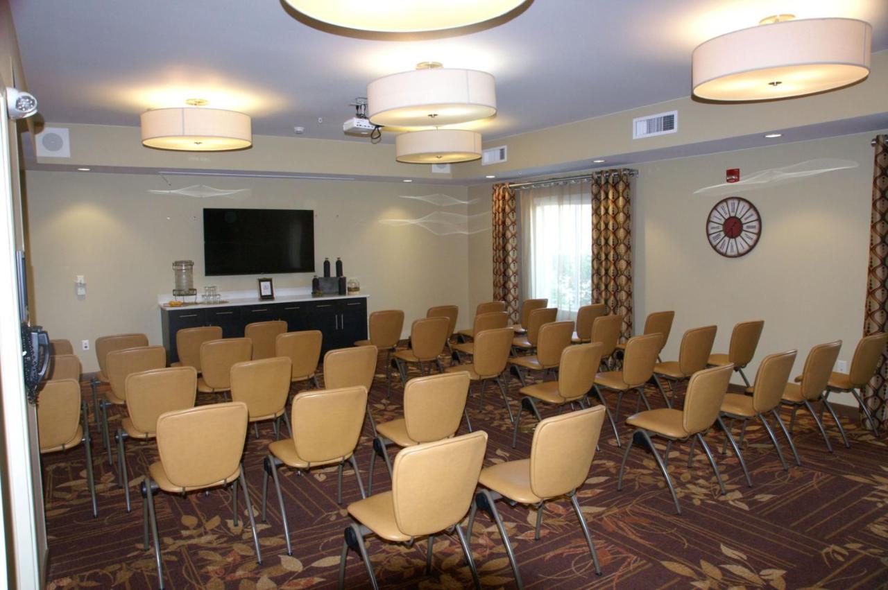 | Candlewood Suites Denver North - Thornton, an IHG Hotel
