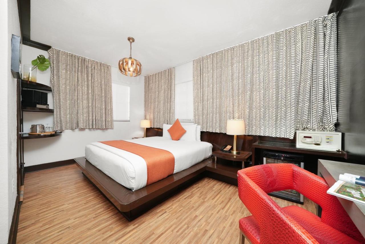 Queen Room at Hotel Chelsea