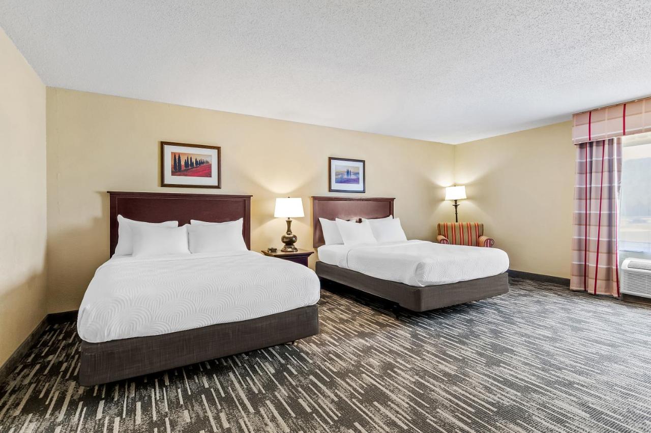 One-Bedroom Queen Suite - Non-Smoking at Country Inn & Suites by Radisson, Princeton, WV
