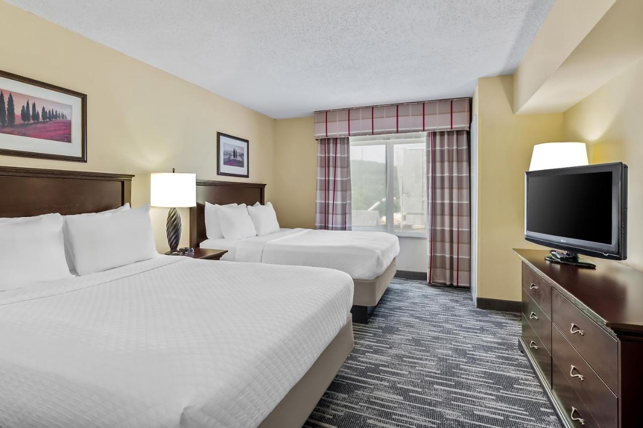 One-Bedroom Queen Suite - Non-Smoking at Country Inn & Suites by Radisson, Princeton, WV