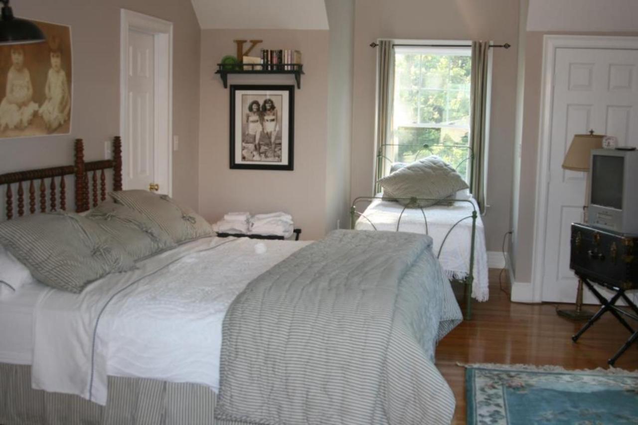 | Josephine's on the Bay Bed and Breakfast