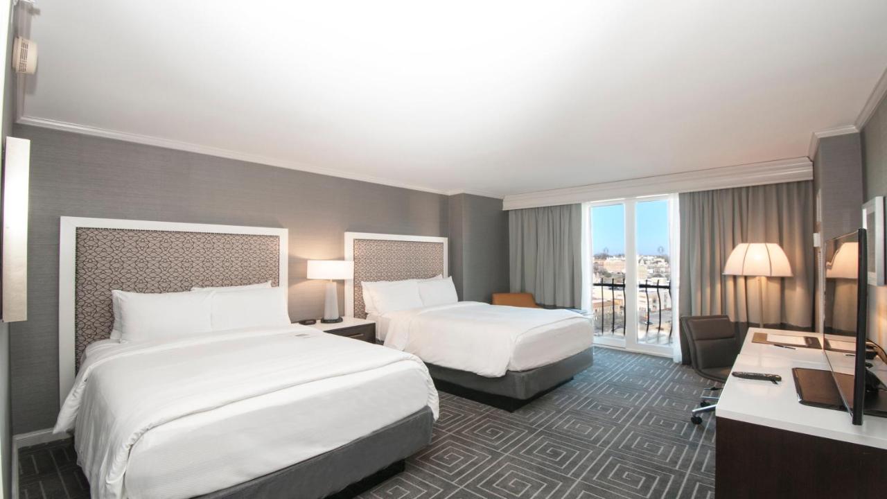 Classic Double Room with Two Double Beds, Balcony and Plaza View at InterContinental Kansas City at The Plaza by IHG