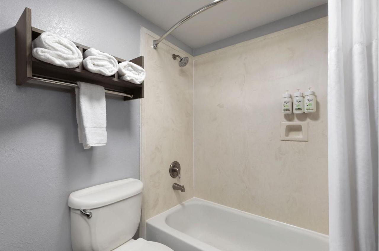 King Studio Suite - Non Smoking at La Quinta Inn by Wyndham Moss Point - Pascagoula