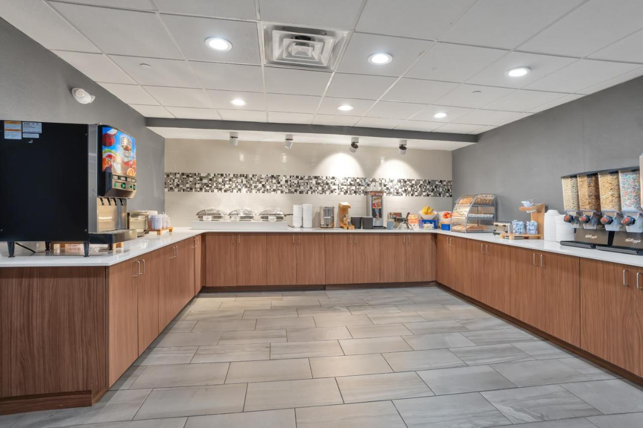 | Alexis Inn and Suites Hotel