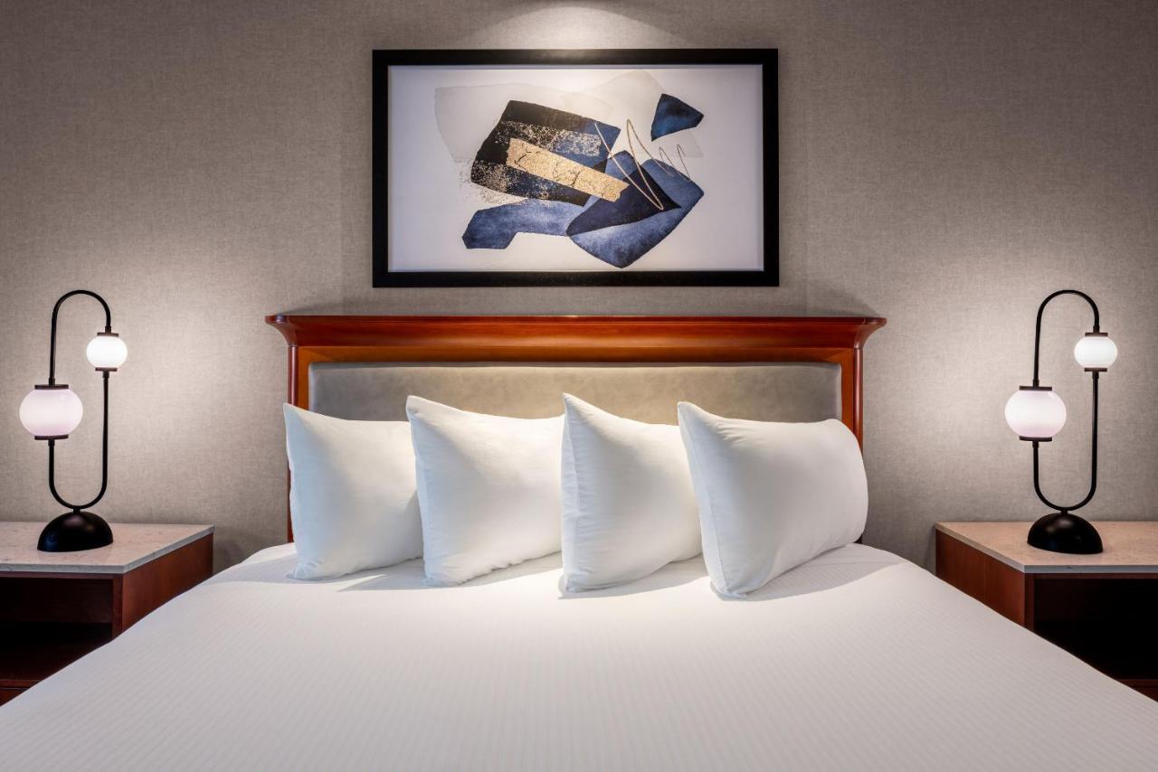 Premier King Room - Non-Smoking at Harrah's Joliet Hotel & Casino - A Caesars Rewards Destination