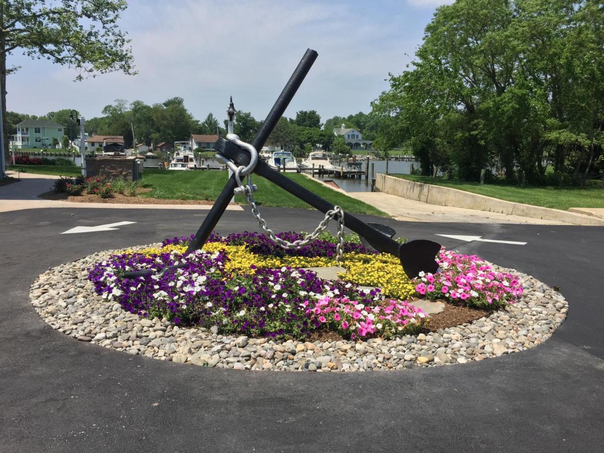 | Anchored Inn at Hidden Harbor