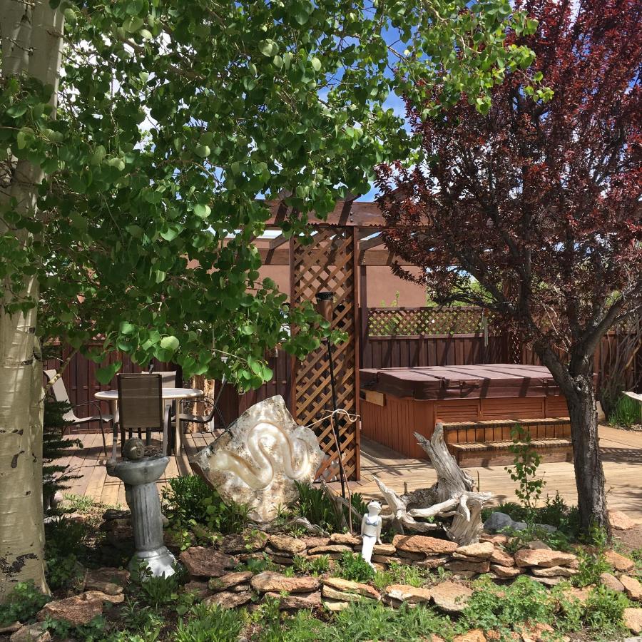 | Browns Canyon Inn