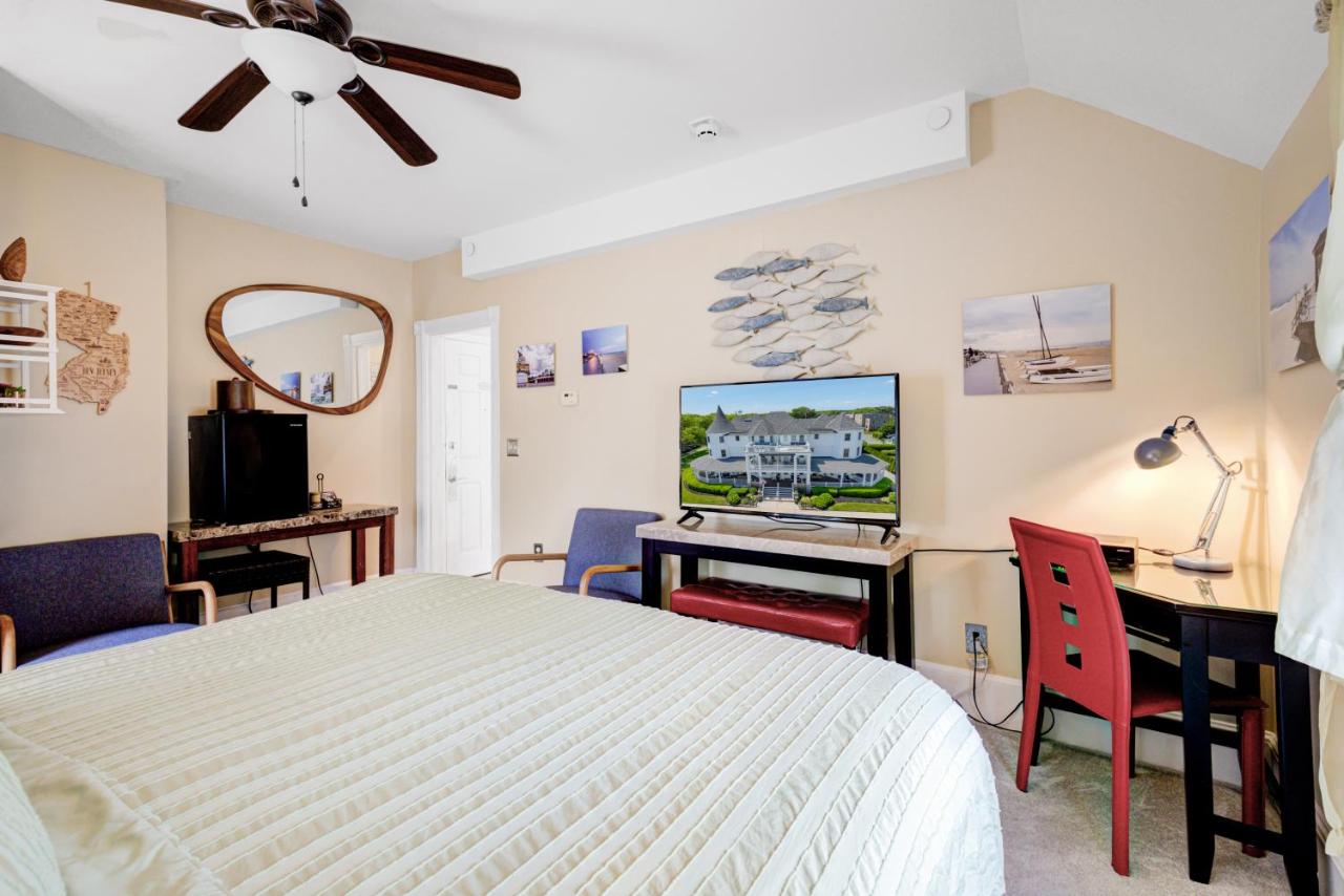 Superior Double or Twin Room with Pool View at The Hewitt Wellington Hotel