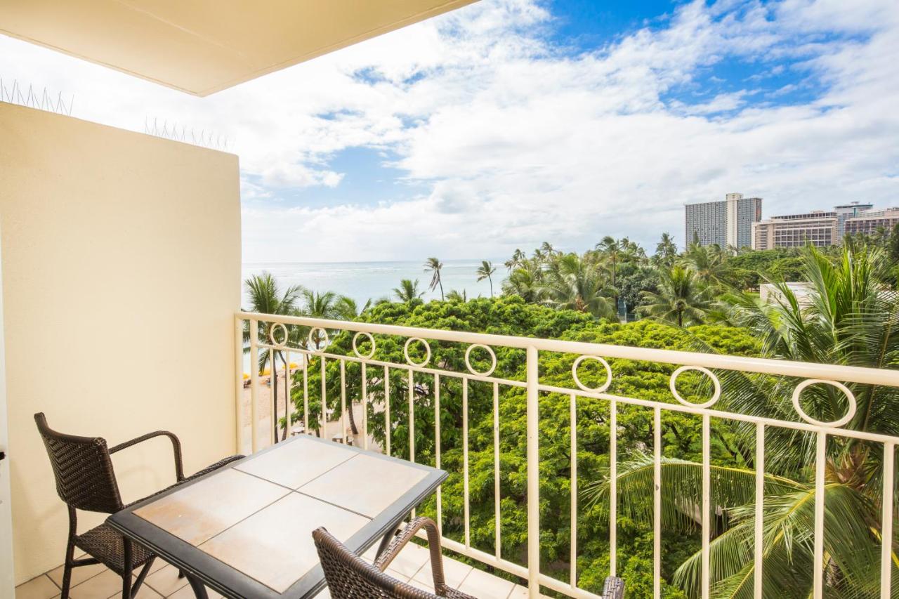| Castle Waikiki Shore Beachfront Condominiums