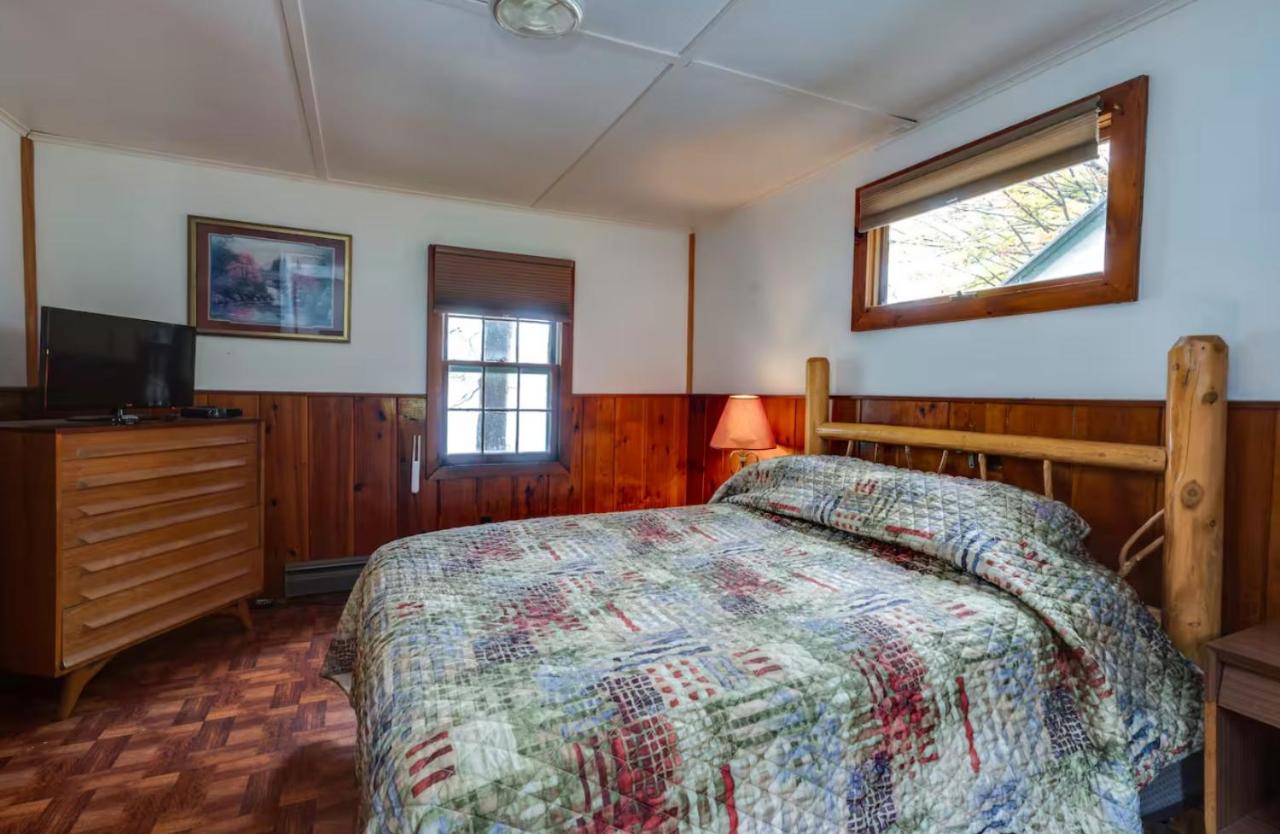 | The Elms Waterfront Cottages