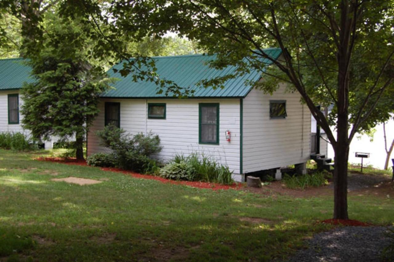 | The Elms Waterfront Cottages