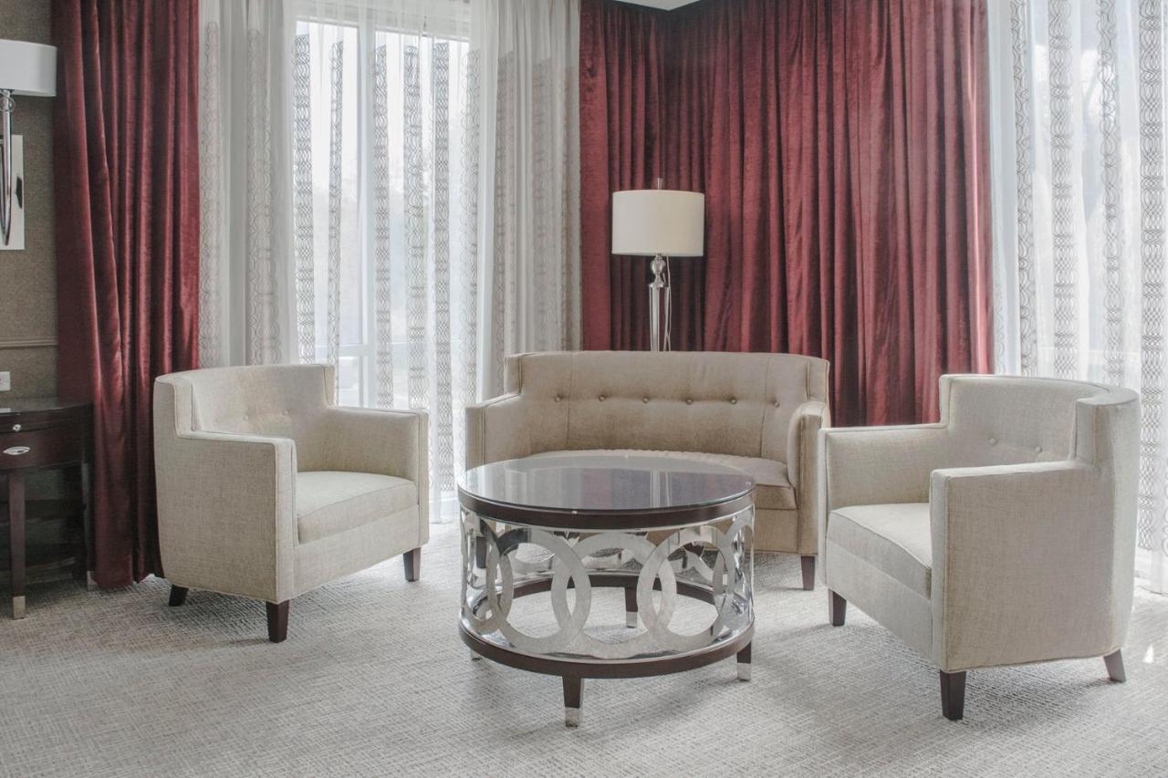 | The Delavan Hotel