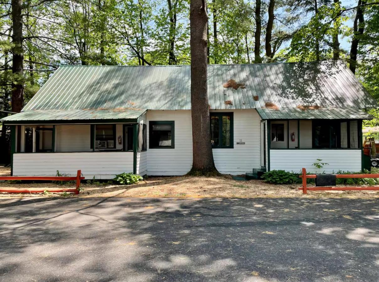 | The Elms Waterfront Cottages