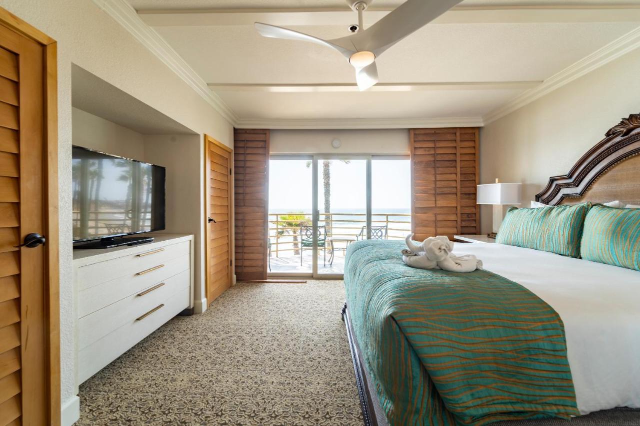 Room #50366834 at Pacific Terrace Hotel