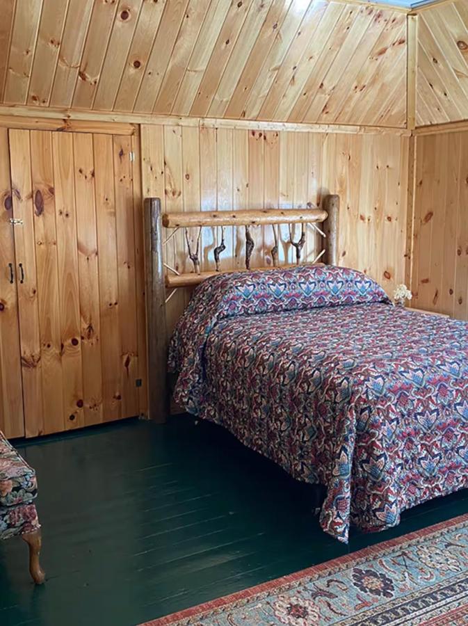 | The Elms Waterfront Cottages