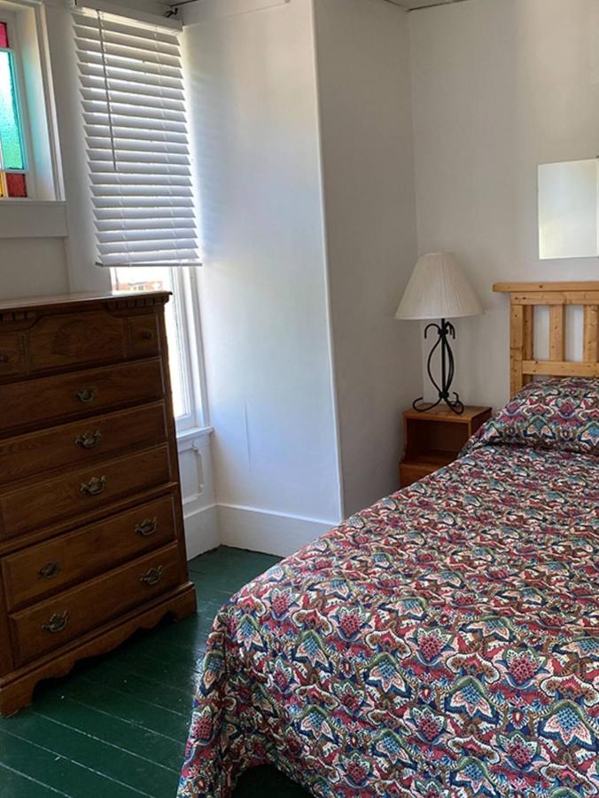| The Elms Waterfront Cottages