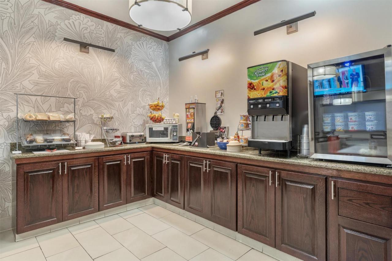 | Best Western PLUS Executive Inn