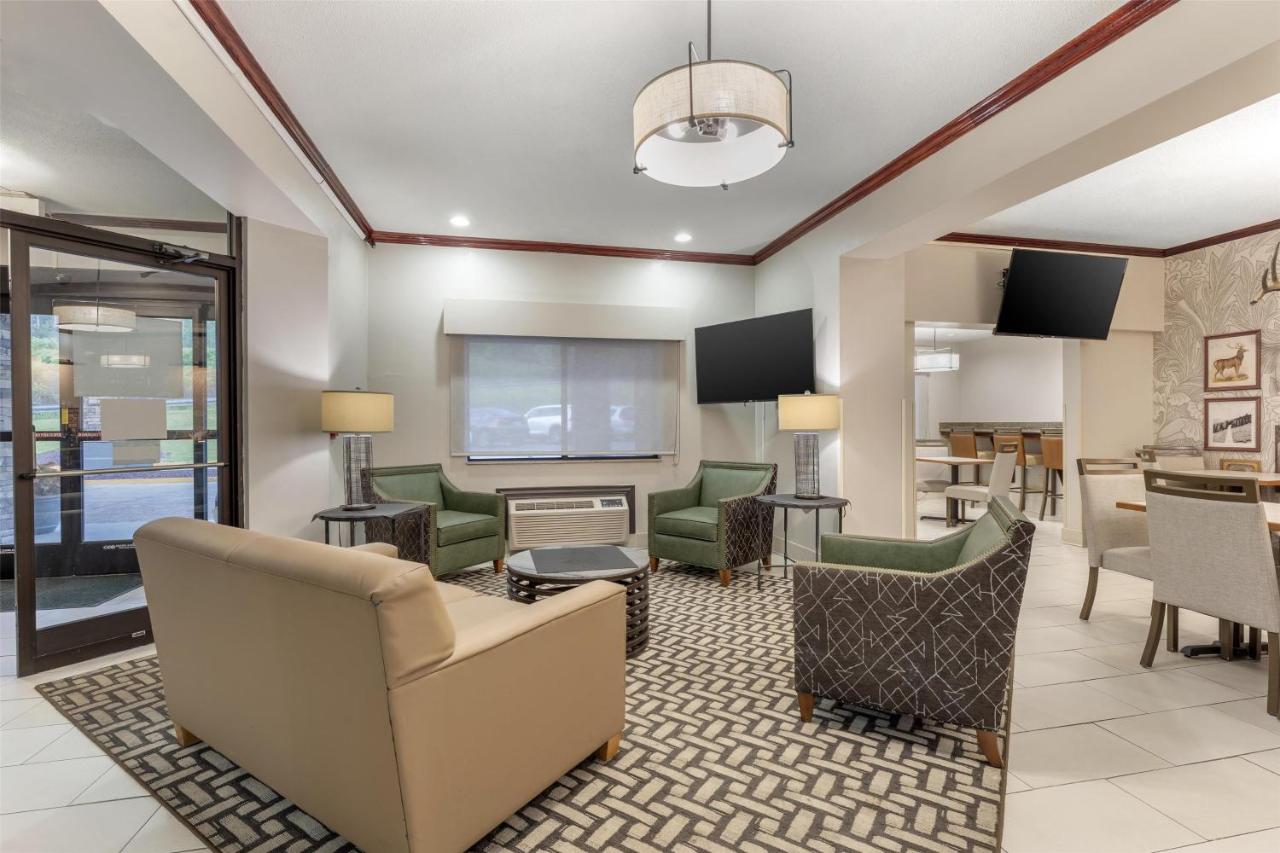 | Best Western PLUS Executive Inn