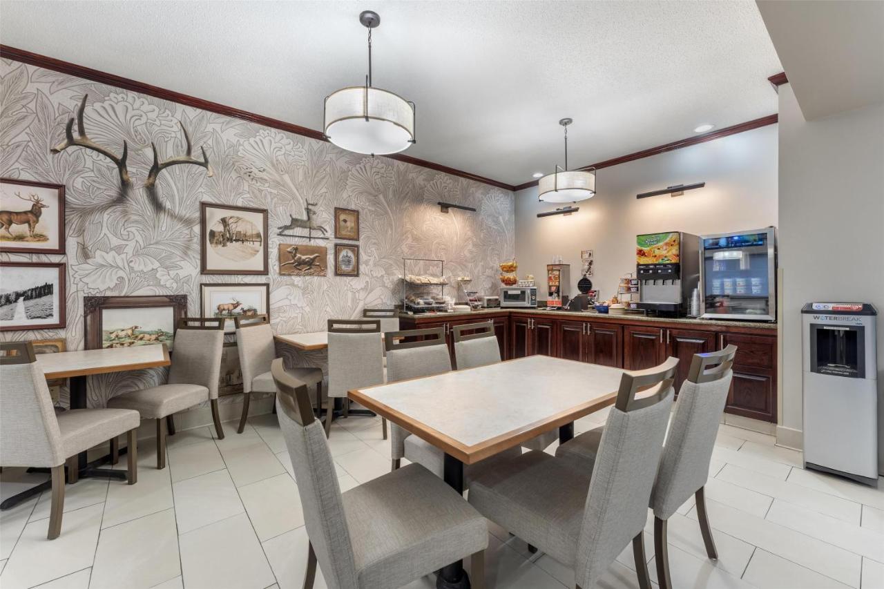 | Best Western PLUS Executive Inn