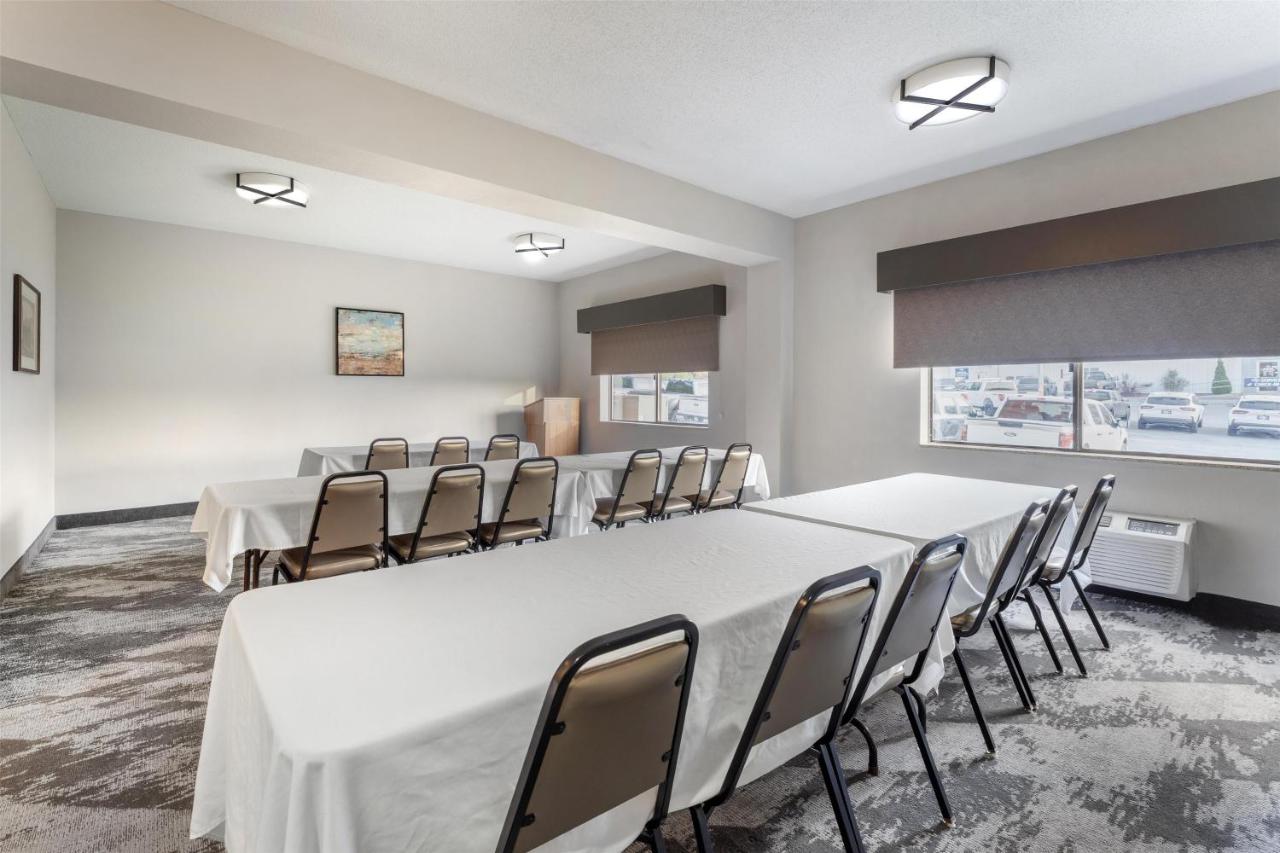| Best Western PLUS Executive Inn