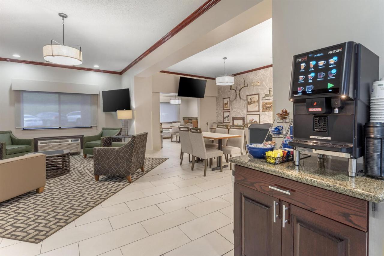 | Best Western PLUS Executive Inn