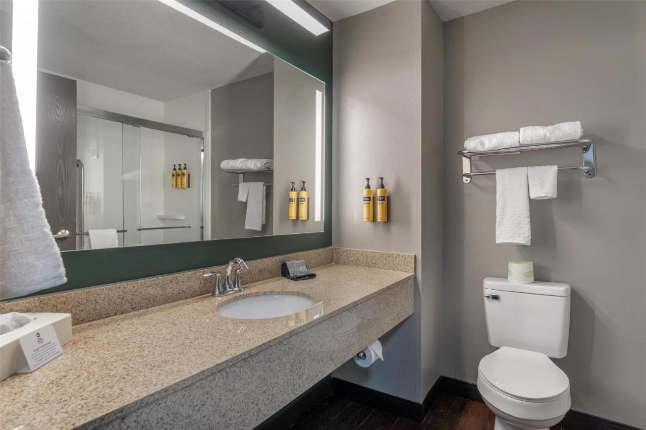 | Best Western PLUS Executive Inn