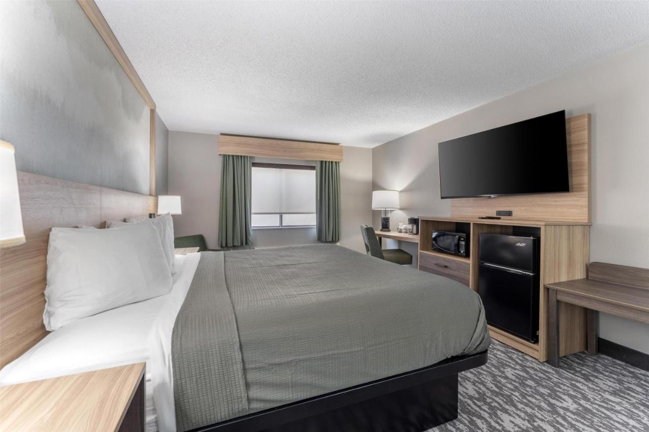 | Best Western PLUS Executive Inn