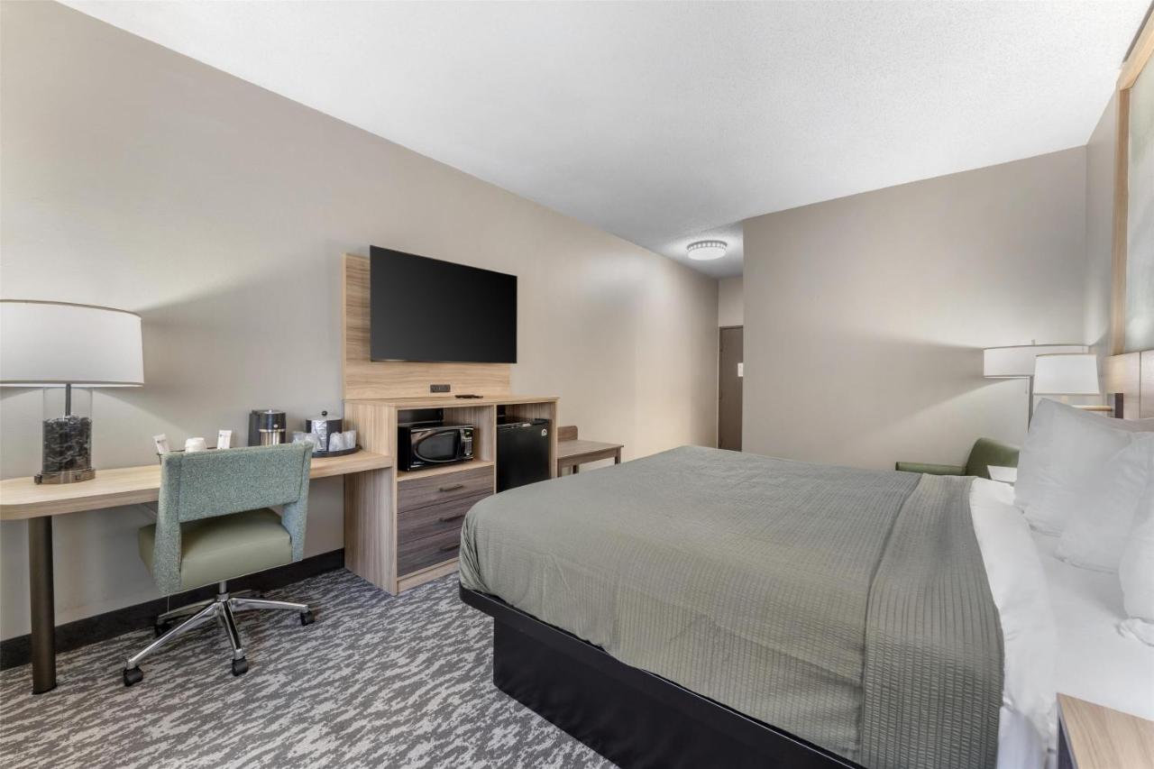 | Best Western PLUS Executive Inn