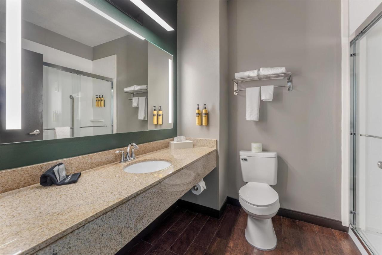 | Best Western PLUS Executive Inn