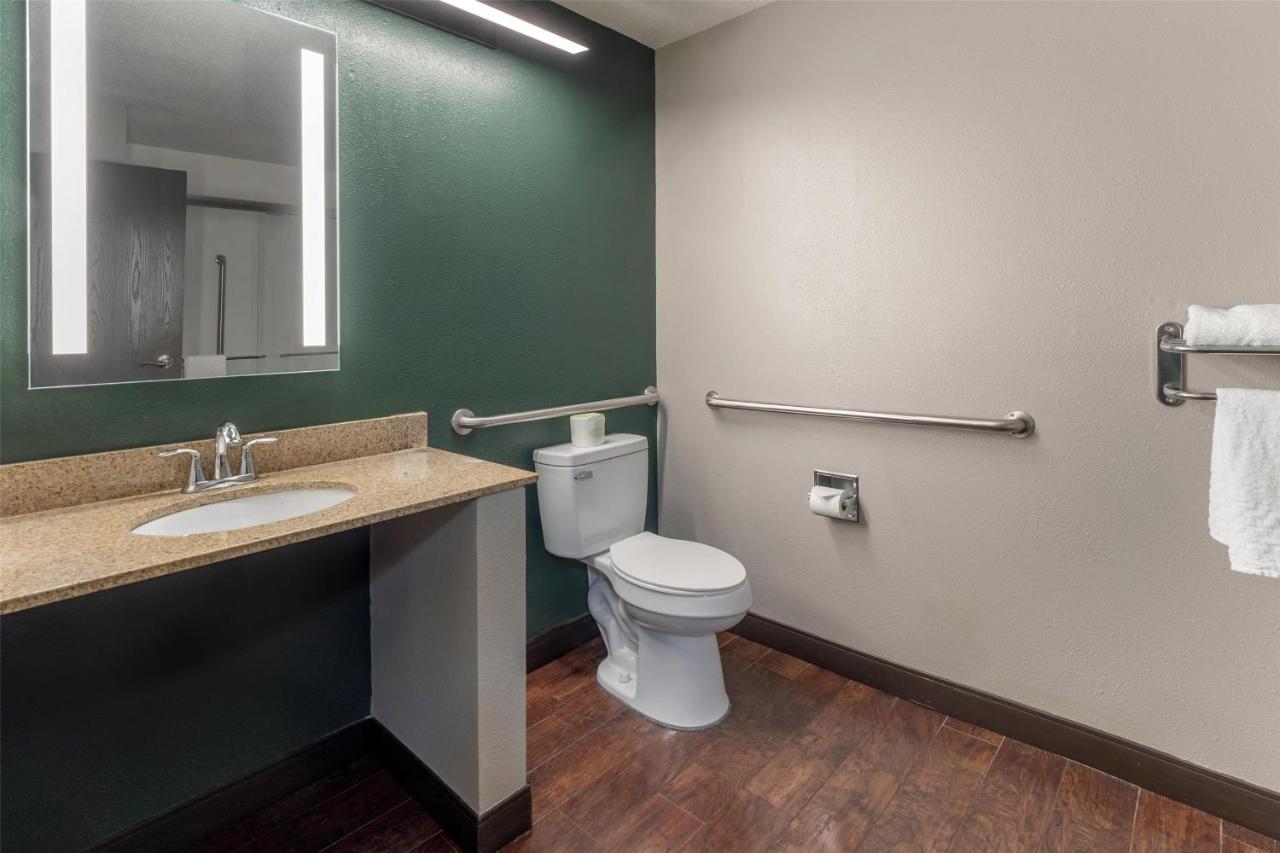 | Best Western PLUS Executive Inn