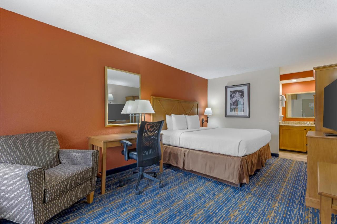 King Room - Non-Smoking at Best Western Dulles Airport Inn
