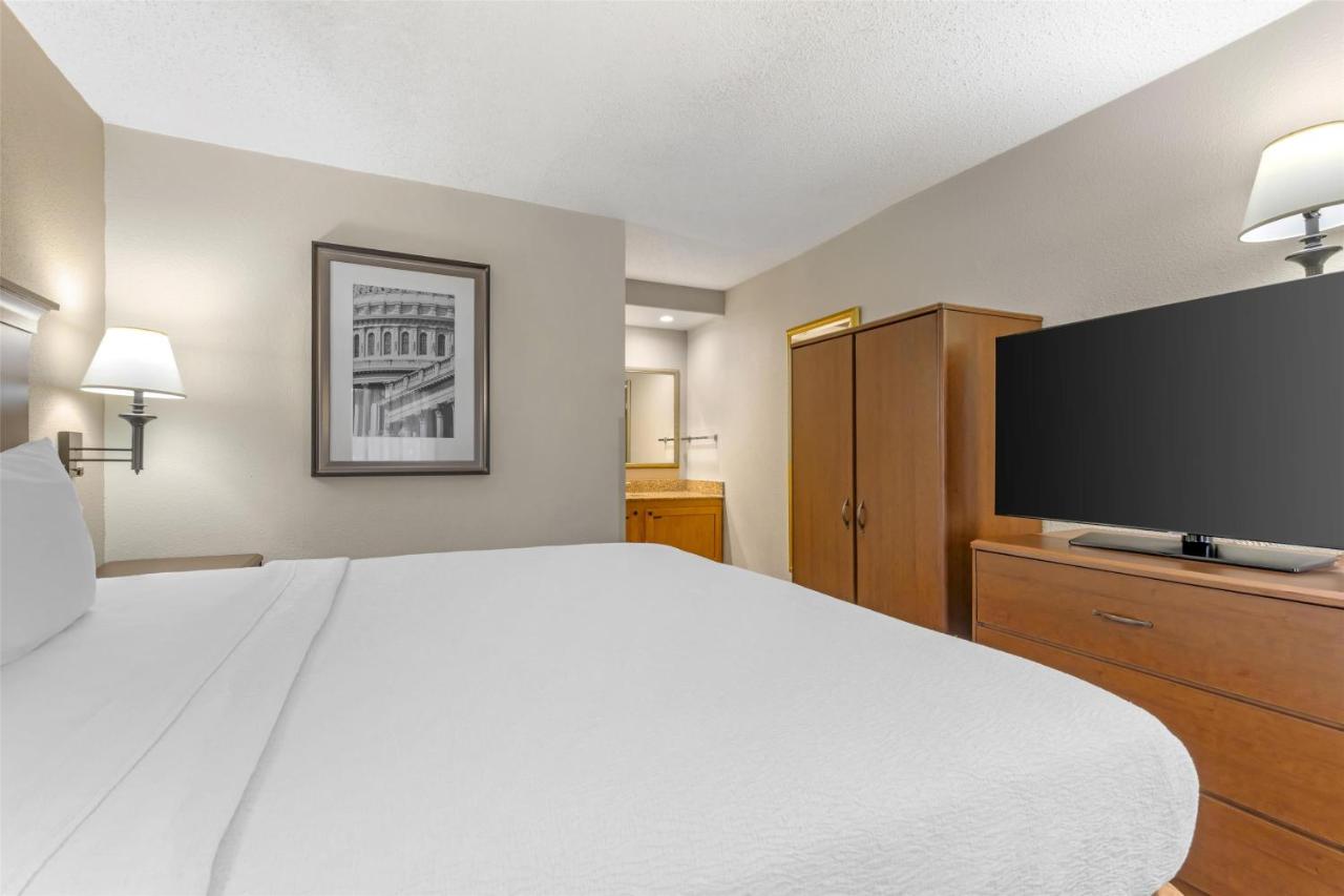 King Room with Sofa Bed - Ground Floor at Best Western Dulles Airport Inn
