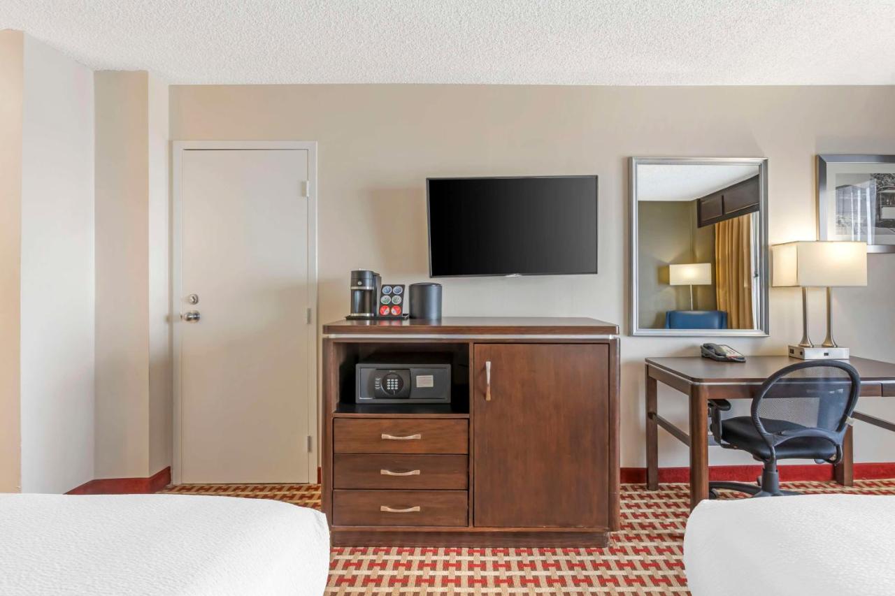 | Best Western Plus Grosvenor Airport Hotel