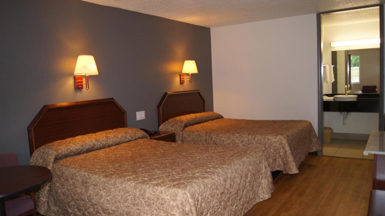| Executive Inn
