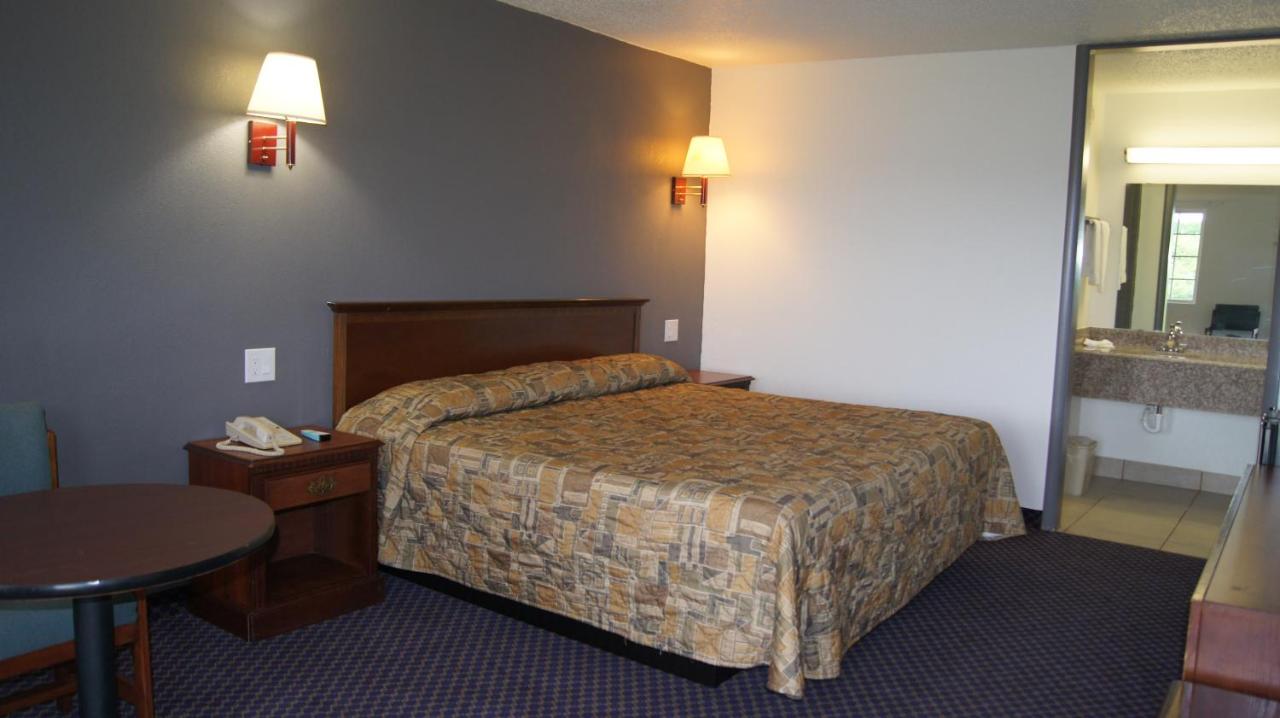 | Executive Inn