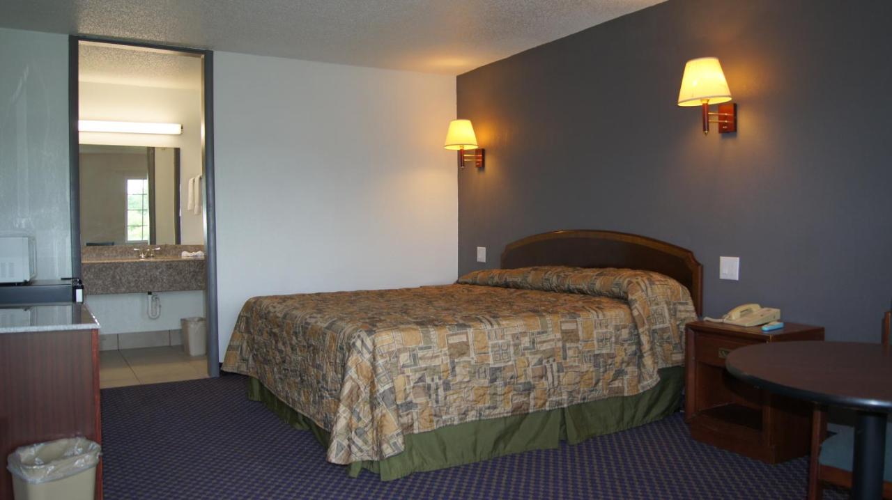 | Executive Inn