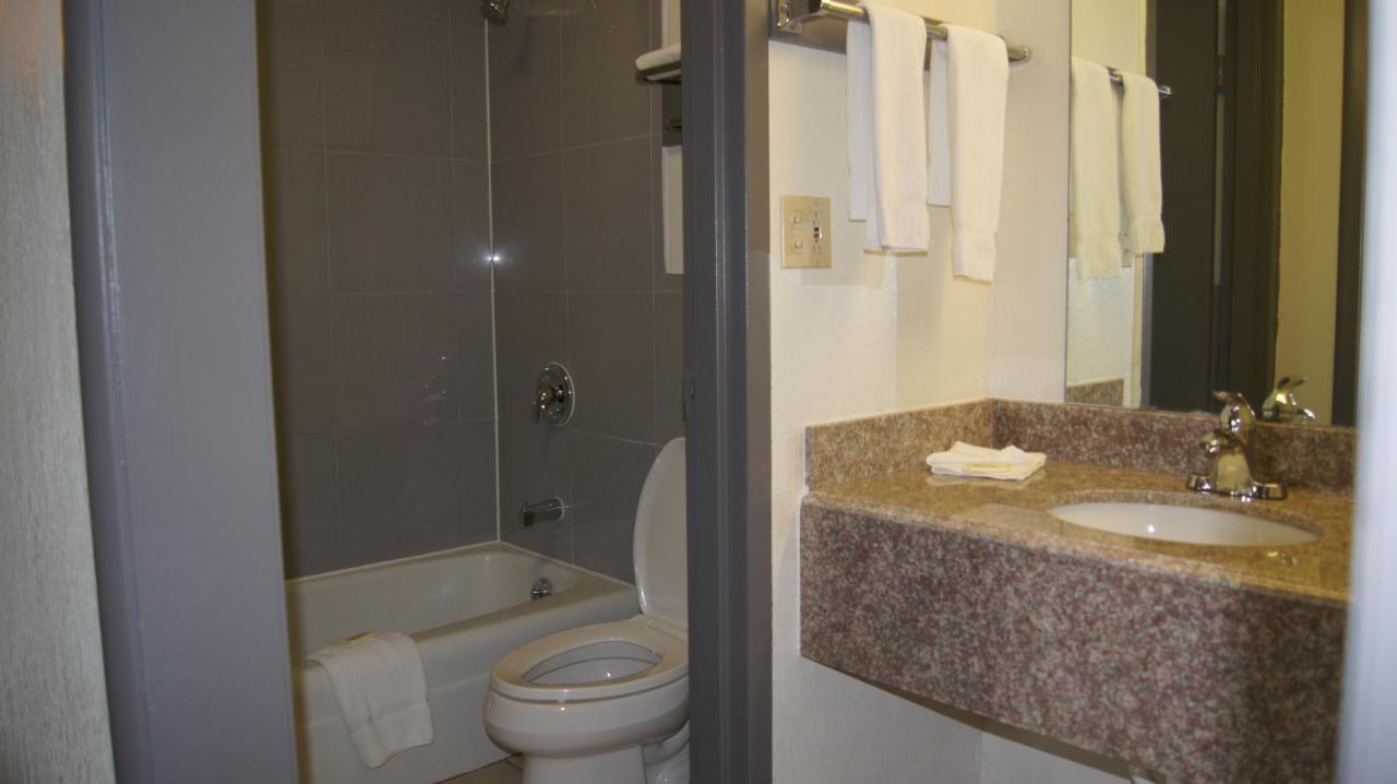 | Executive Inn
